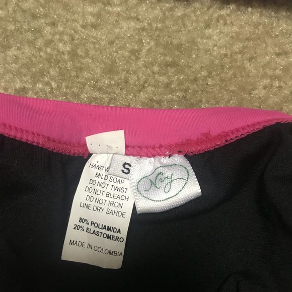 Bikini - Picture 3 of 3